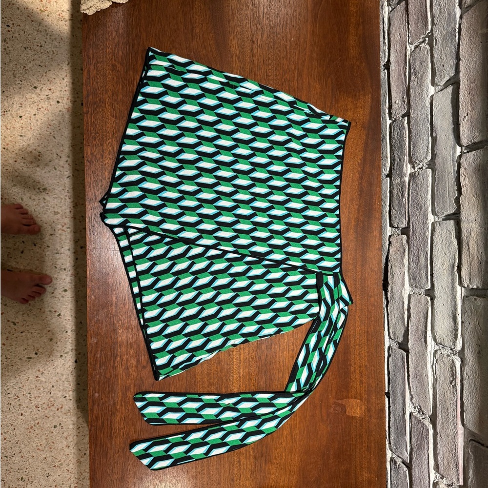 Diane Von Furstenberg Green and Black Geometric Skort